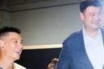 马里昂胖成球~林书豪晒照:见到很多老朋友 向这些传奇人物致敬