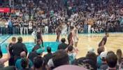 这视角看球真带劲啊！球迷场边拍摄：三球上篮绝杀+黄蜂双鬼拍门